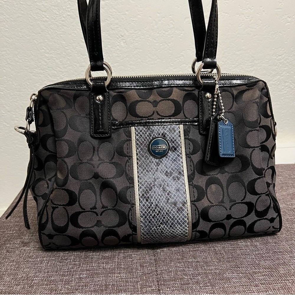 Coach Black Signature Jacquard Blue Snakeskin Stripe Tote Bag Size‎ One Size